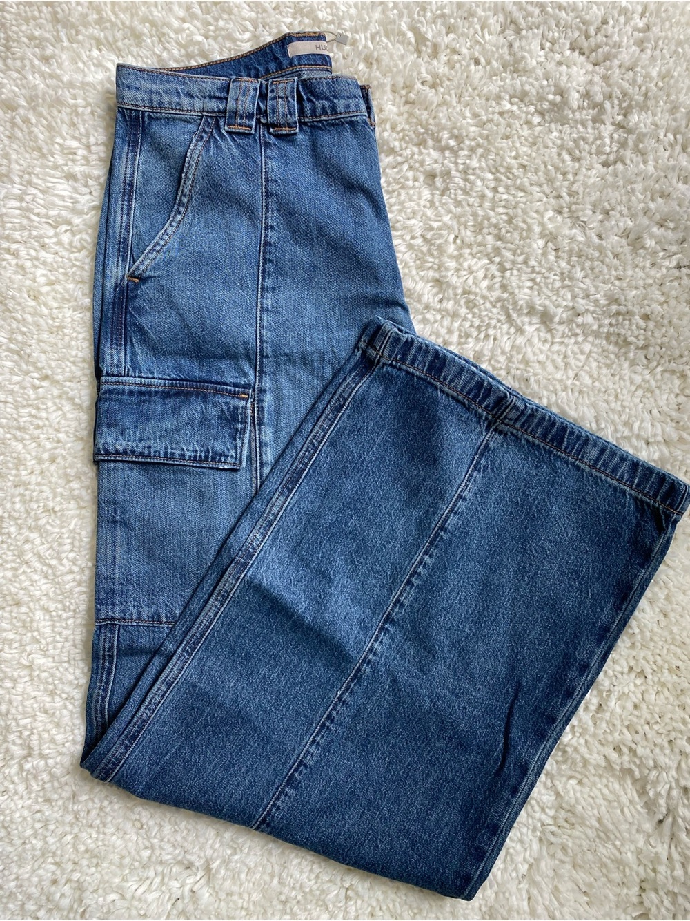 Hudson Jeans Wide-Leg Cargo Jeans in Faded Blue Denim - Picture 5 of 6